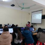 Hướng dẫn sinh viên ngành Đào tạo giáo viên năm thứ ba khai thác một số phần mềm hỗ trợ trong dạy học trực tuyến