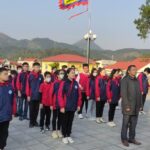 Trường Tiểu học và Trung học cơ sở Lê Quý Đôn dâng hương tại Nghĩa trang liệt sĩ Hoàng Đồng