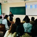 Sinh hoạt chuyên đề “Tìm hiểu về bài thi TOEIC”