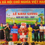 Tặng Sách thư viện cho các trường tiểu học và trung học cơ sở xã biên giới Bính Xá, huyện Đình Lập nhân dịp khai giảng năm học 2024-2025